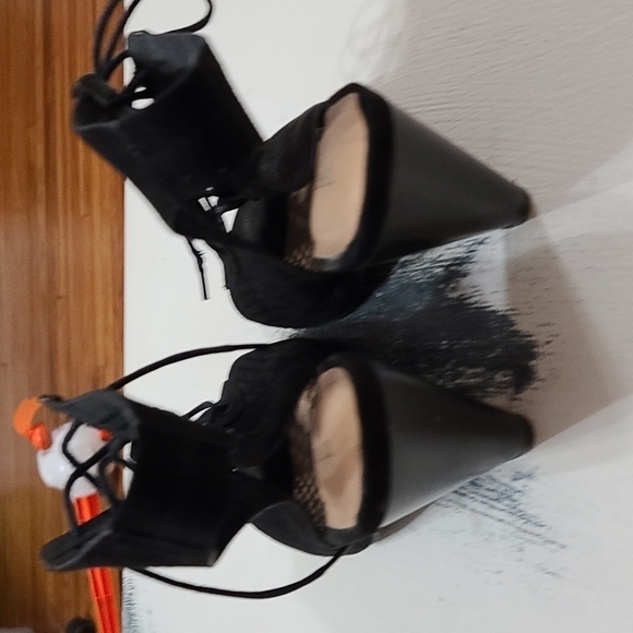 TORRID Women's Black Faux Suede Peep Toe Heels Lace Up Laser Cut Size 10W EUC - Picture 5 of 10